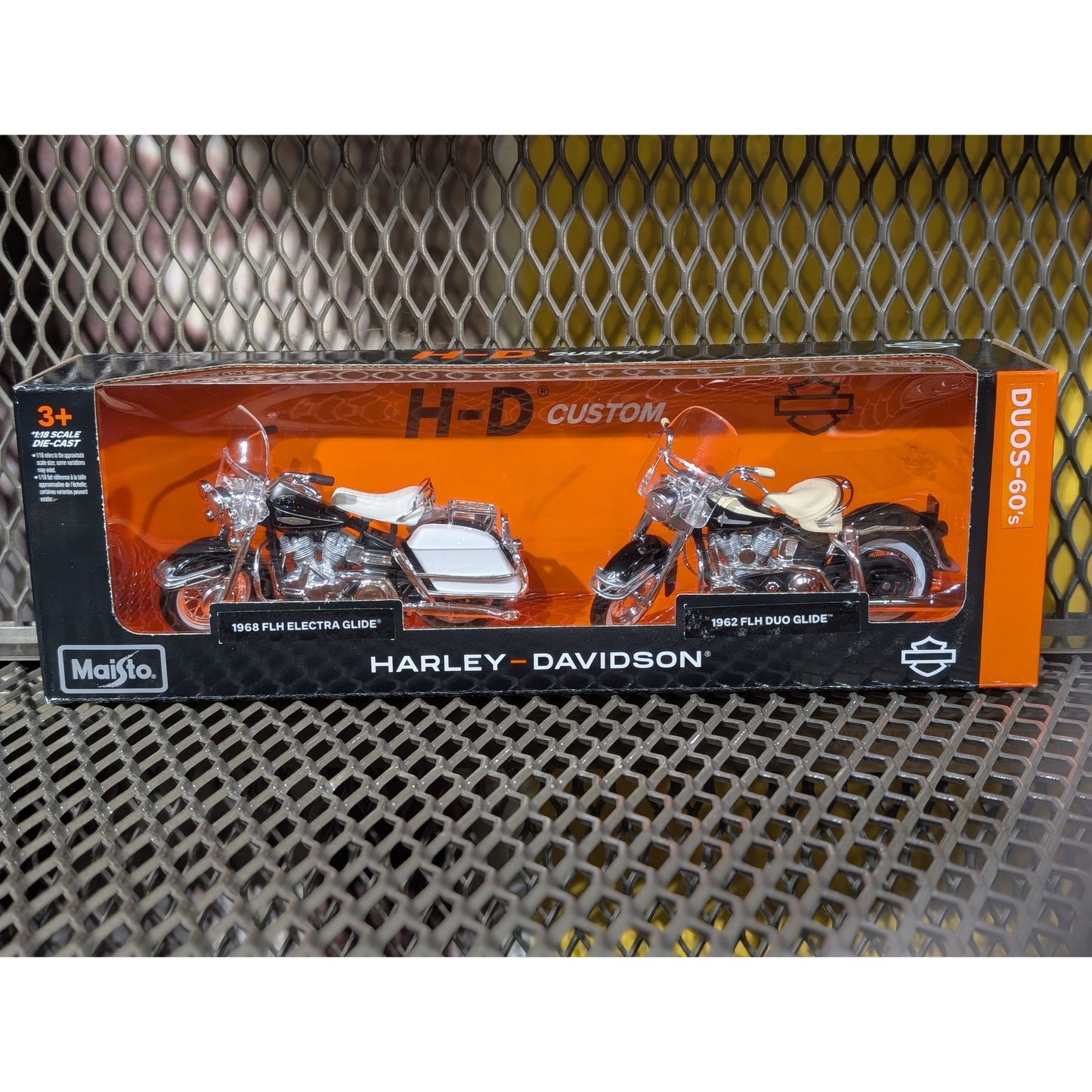 Harley-Davidson® 1:18 Harley-Davidson Decade Duo's 60's