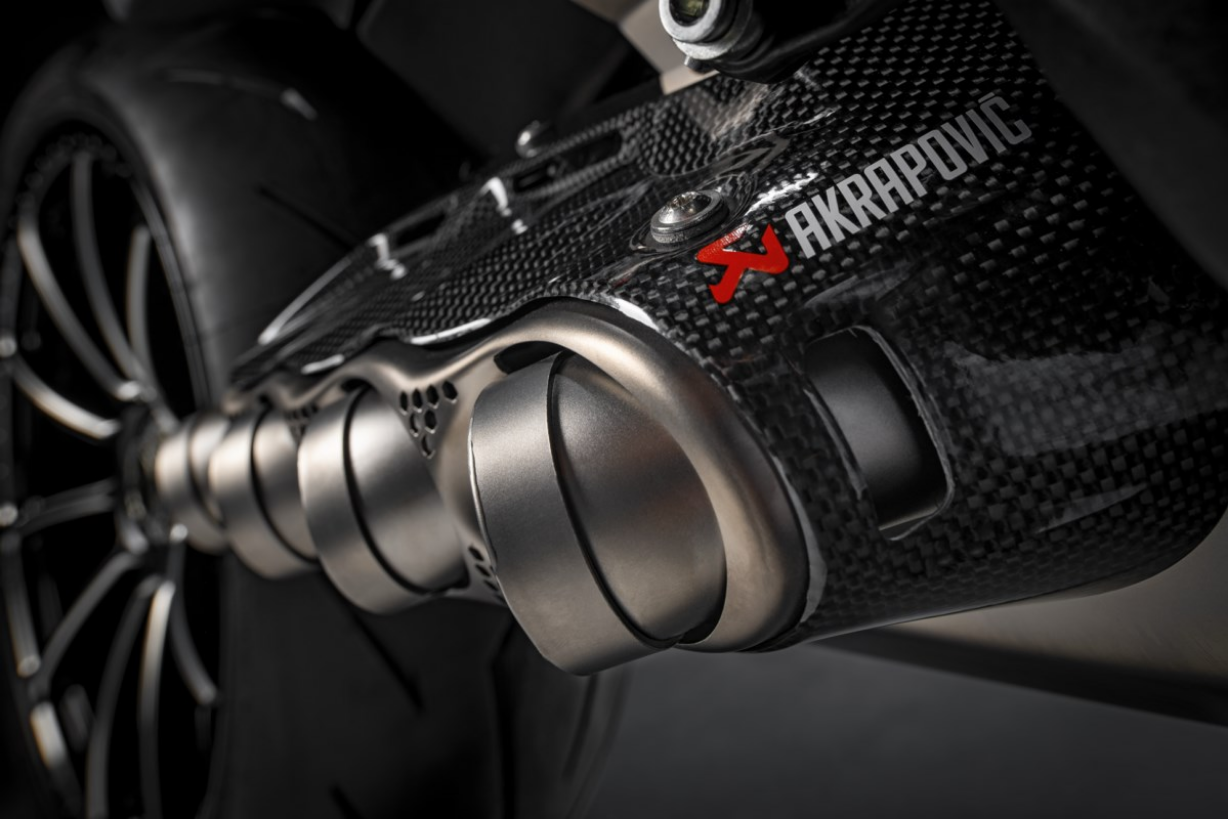 Ducati Akrapovič Titanium Complete Racing Exhaust System Diavel V4, V4 RS, XDiavel V4