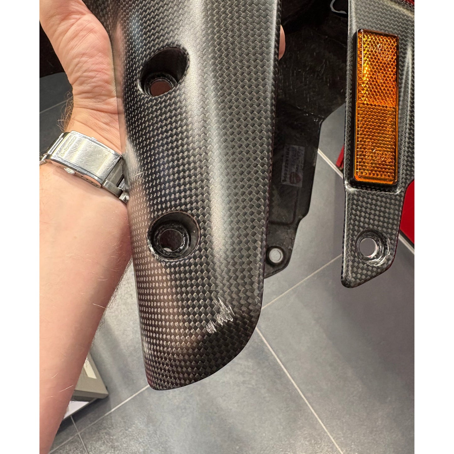 *DAMAGED* Ducati Carbon Fiber Front Mudguard - 2025 V4 Multistrada