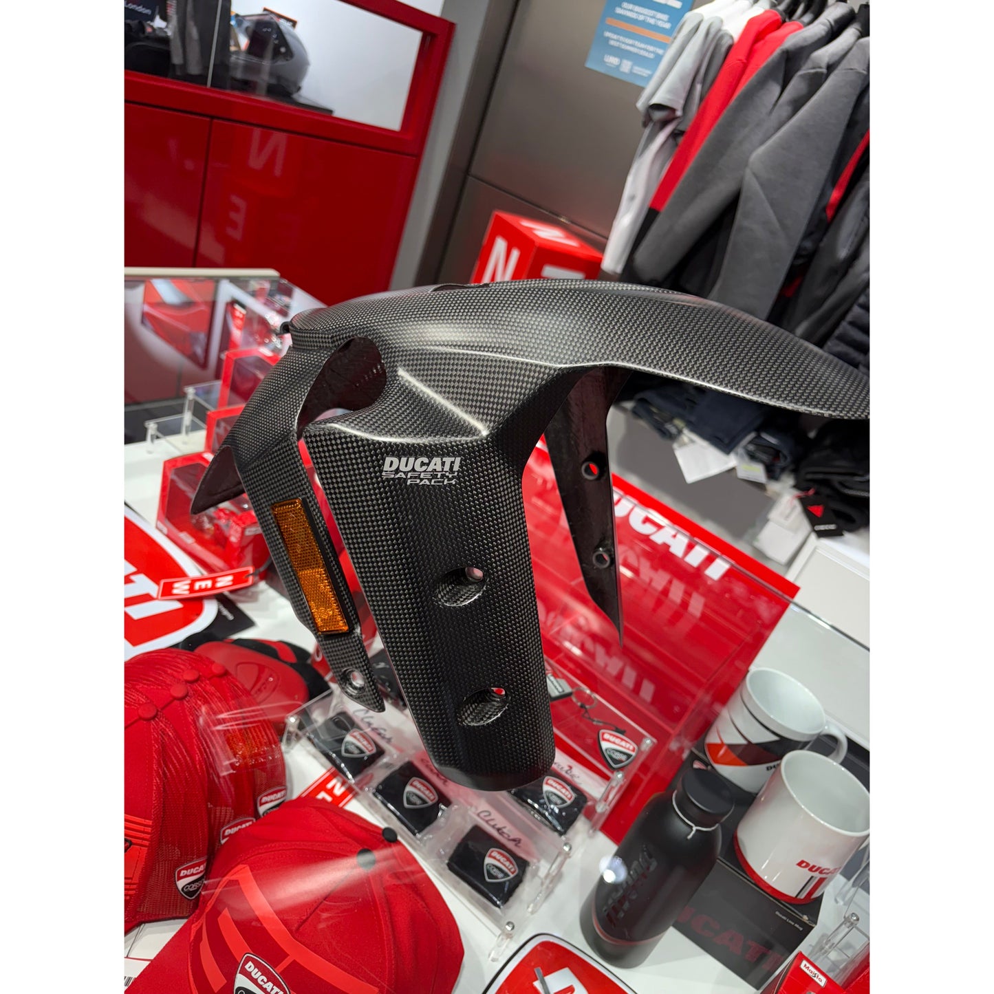 *DAMAGED* Ducati Carbon Fiber Front Mudguard - 2025 V4 Multistrada