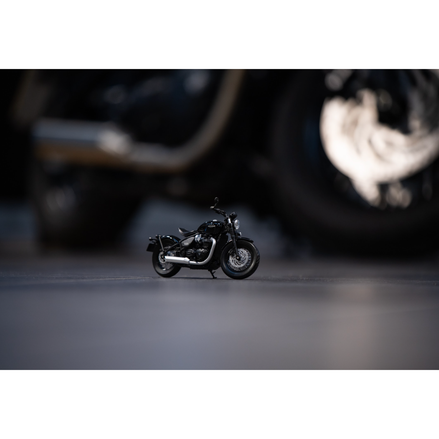 Triumph Bonneville Bobber Black 1:12 Scale Diecast Model by Welly