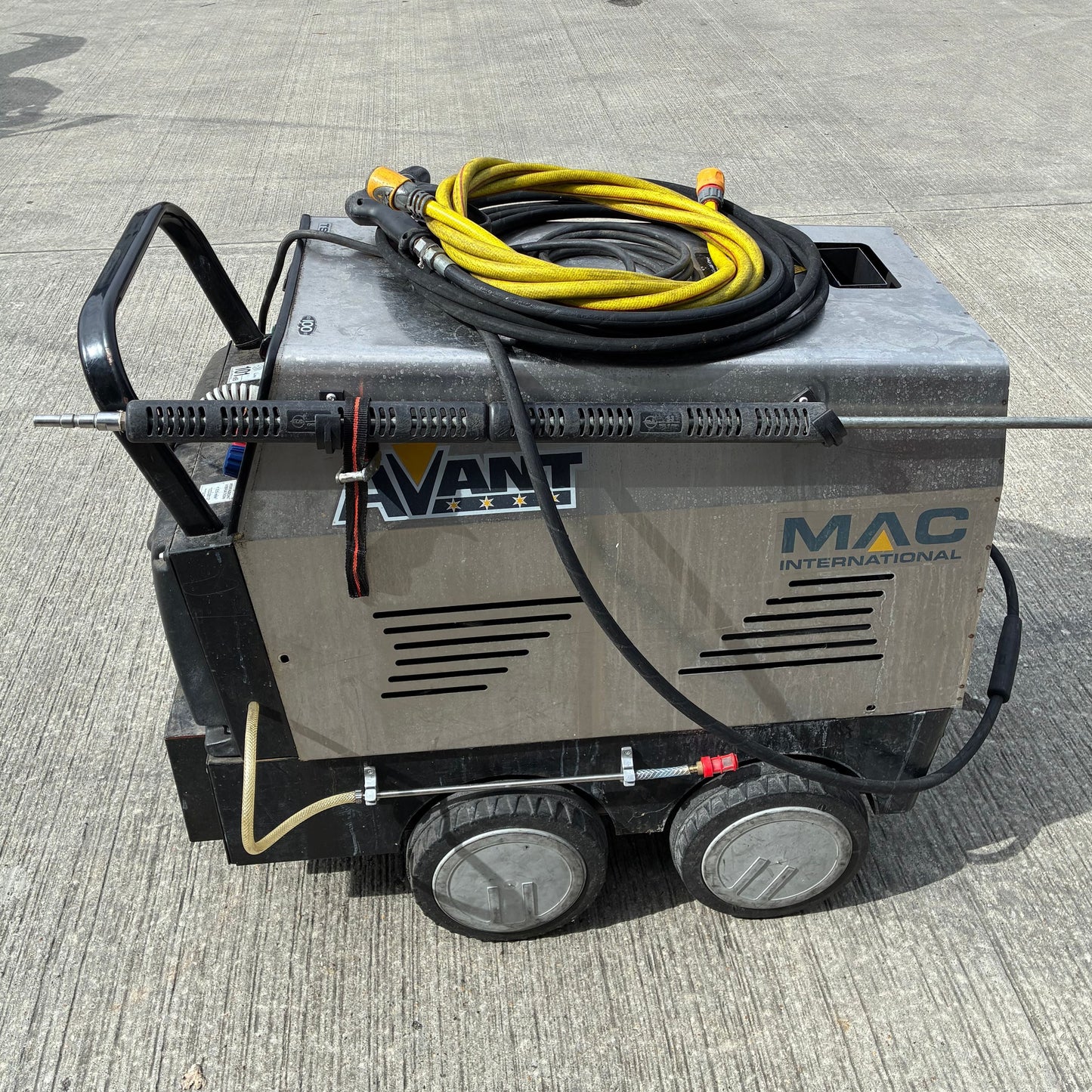 MAC International Avant Pressure Washer
